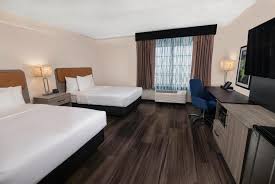 La Quinta Inn & Suites by Wyndham Miami Airport West