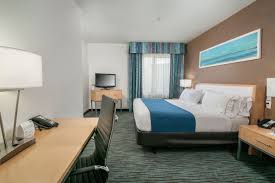 Holiday Inn Express & Suites San Antonio Rivercenter Area, an IHG hotel