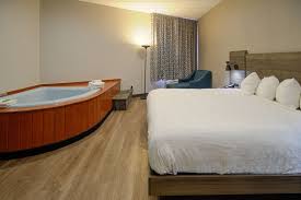 Clarion Pointe Inn & Suites