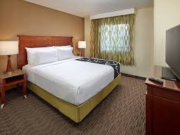 Mission View Inn & Suites