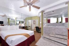 The Classic Desert Aire Hotel