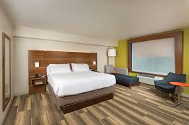 Holiday Inn Express Peoria North - Glendale, an IHG hotel