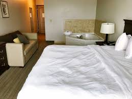 Country Inn & Suites by Radisson, Kansas City at Village West, KS