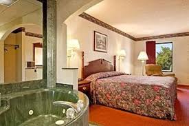 Super 8 by Wyndham Clarksville Northeast