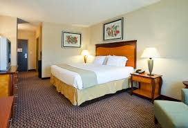 Holiday Inn Express & Suites Birmingham - Inverness 280, an IHG hotel