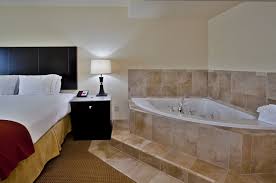 Holiday Inn Express & Suites Orlando - International Drive, an IHG hotel