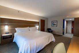 Holiday Inn Express & Suites Arlington North – Stadium Area, an IHG hotel