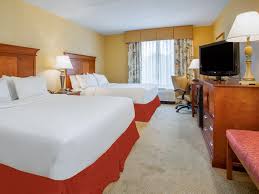 Holiday Inn Express & Suites Bloomington, an IHG hotel