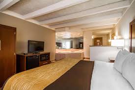 Comfort Inn & Suites Madison - Airport