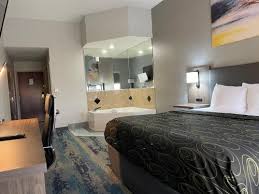 La Quinta Inn & Suites by Wyndham USF