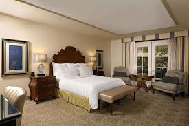 Woolley's Classic Suites - Denver International Airport