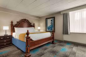 Days Hotel by Wyndham Allentown Airport / Lehigh Valley