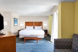Holiday Inn Express & Suites Wilmington-University Ctr, an IHG hotel