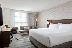 Renaissance Los Angeles Airport Hotel