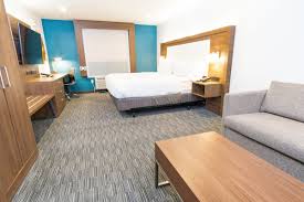 Holiday Inn Express & Suites Hollywood Walk of Fame, an IHG hotel