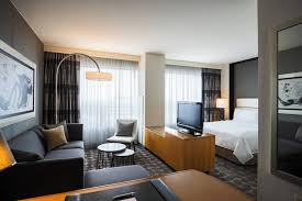 Renaissance Chicago O'Hare Suites Hotel