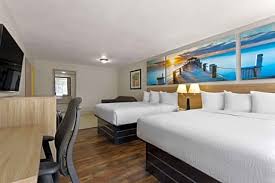 Days Inn by Wyndham St. Petersburg Central