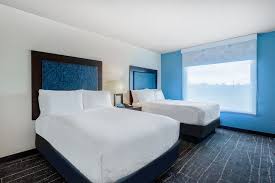 Holiday Inn & Suites Across From Universal Orlando, an IHG Hotel